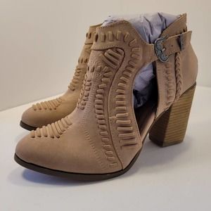 Not Rated Women's NWT‎ Nara Cutout Western Chunky Heel Booties Size 10